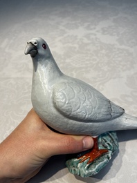 A pair of Chinese famille rose doves, Qianlong