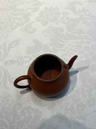 A Chinese Yixing stoneware teapot and cover, signed Hui Mengchen 惠孟臣, 20th C.