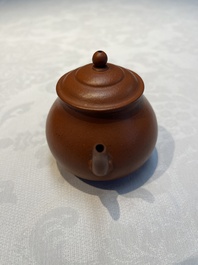 A Chinese Yixing stoneware teapot and cover, signed Hui Mengchen 惠孟臣, 20th C.