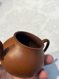 A Chinese Yixing stoneware teapot and cover, signed Hui Mengchen 惠孟臣, 20th C.