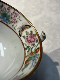 A Chinese Canton famille rose 20-piece tea service with figural design, 19th C.