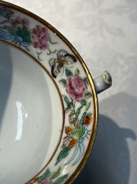 A Chinese Canton famille rose 20-piece tea service with figural design, 19th C.