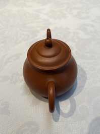 A Chinese Yixing stoneware teapot and cover, signed Hui Mengchen 惠孟臣, 20th C.