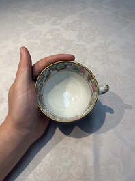 A Chinese Canton famille rose 20-piece tea service with figural design, 19th C.