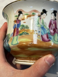A Chinese Canton famille rose 20-piece tea service with figural design, 19th C.
