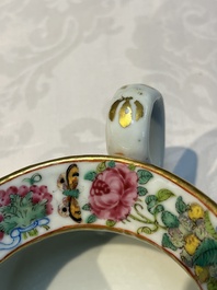 A Chinese Canton famille rose 20-piece tea service with figural design, 19th C.