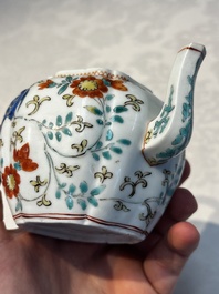 A Japanese Kakiemon teapot and cover, Edo, late 17th C.