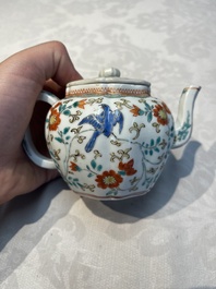 A Japanese Kakiemon teapot and cover, Edo, late 17th C.