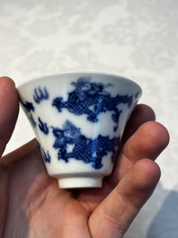 A pair of Chinese blue and white 'Bleu de Hue' 'Dragon' cups, Nhuoc Tham Tran Tang 若深珍藏 mark, 19th C.