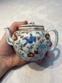 A Japanese Kakiemon teapot and cover, Edo, late 17th C.