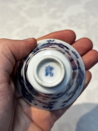 A pair of Chinese blue and white 'Bleu de Hue' 'Dragon' cups, Nhuoc Tham Tran Tang 若深珍藏 mark, 19th C.