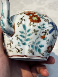 A Japanese Kakiemon teapot and cover, Edo, late 17th C.