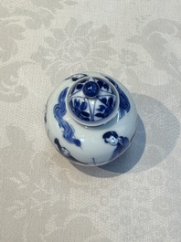 A small Chinese blue and white covered vase and a miniature salt, Kangxi