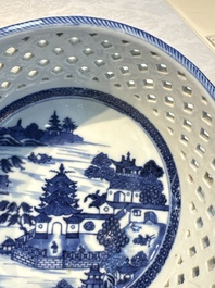Six Chinese blue and white reticulated baskets with pagodas along a river, Qianlong