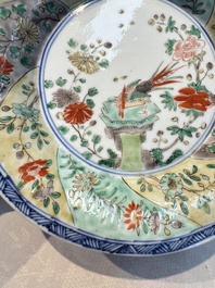 Two Chinese famille verte cups and four saucers, lingzhi and jade marks, Kangxi