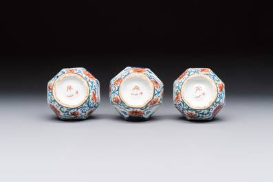Three polychrome Dutch Delft cashmere palette bottle vases, first quarter 18th C.