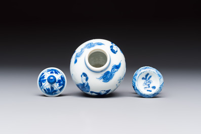 A small Chinese blue and white covered vase and a miniature salt, Kangxi