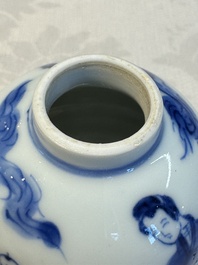 A small Chinese blue and white covered vase and a miniature salt, Kangxi