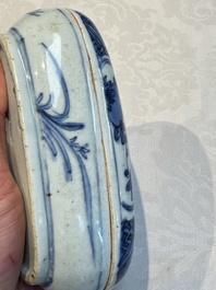 A Chinese blue and white 'Flying horse' betel nut box and cover, Wanli
