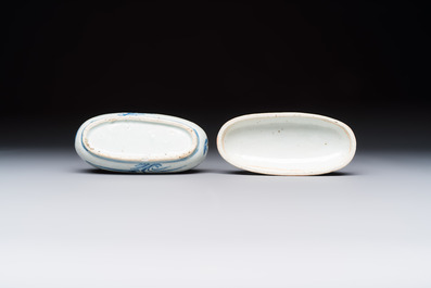 A Chinese blue and white 'Flying horse' betel nut box and cover, Wanli