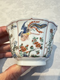 Two Chinese famille verte cups and four saucers, lingzhi and jade marks, Kangxi