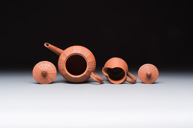 An English 4-piece engine-turned redware tea service, pseudo-Chinese marks, 2nd half 18th C.