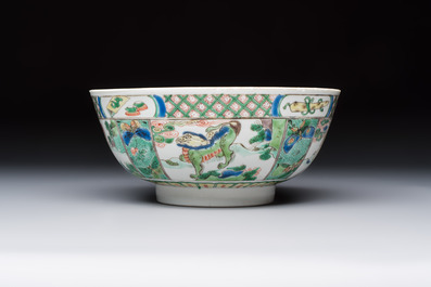 A Chinese famille verte 'Mythical Beasts' bowl, Lu Yi Tang 菉漪堂 mark, Kangxi