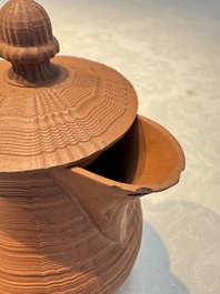 An English 4-piece engine-turned redware tea service, pseudo-Chinese marks, 2nd half 18th C.