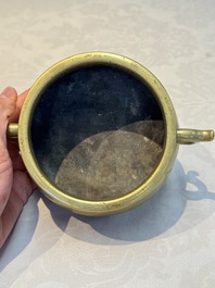 A Chinese bronze handled censer and stand, 17/18th C.