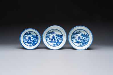 Six Chinese blue and white reticulated baskets with pagodas along a river, Qianlong
