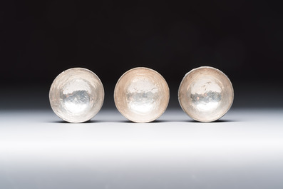 A group of 12 Chinese silver-lined coconut 'Shou 壽' bowls and cups, Wang Hengxin 王恆馨 marks, 19/20th C.
