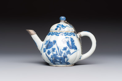 13 Chinese blue and white wares and four sets of Japanese Imari cups and saucers, 17/18th C.