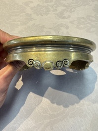A Chinese bronze handled censer and stand, 17/18th C.