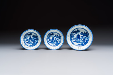 Six Chinese blue and white reticulated baskets with pagodas along a river, Qianlong