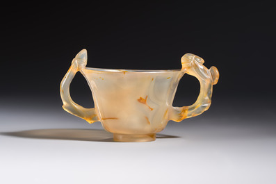 A Chinese agate cup with two lingzhi-form handles, 19th C.