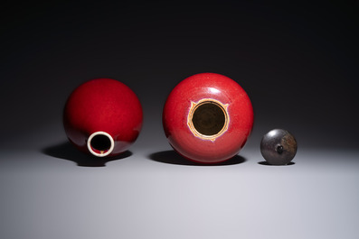 A Chinese flamb&eacute;-glazed vase and a jar with wooden cover, 19th C.