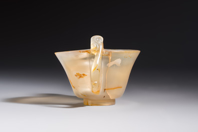 A Chinese agate cup with two lingzhi-form handles, 19th C.