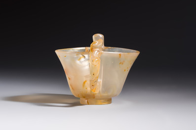 A Chinese agate cup with two lingzhi-form handles, 19th C.