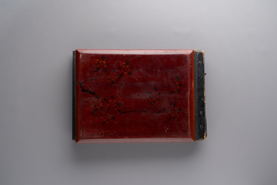 (Graphic content!) A photo album with views of China and Southeast Asia, incl. French military presence, wartime scenes and executions, 20th C.
