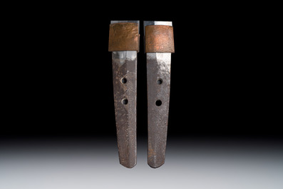 A Japanese wakizashi, signed Izumi no Kami Kanesada, with koshirae, Edo, 18/19th C.
