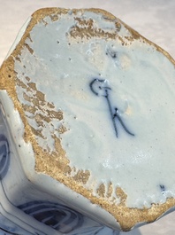 A blue and white Dutch Delft covered vase and two polychrome plates, 17/18th C.