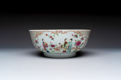A Chinese famille rose punch bowl with figural design, Qianlong