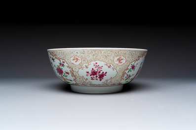 A Chinese famille rose punch bowl with figural design, Qianlong