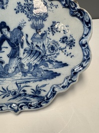 A blue and white Dutch Delft 'Chinoiserie' plaque with an elegant lady, 18th C.