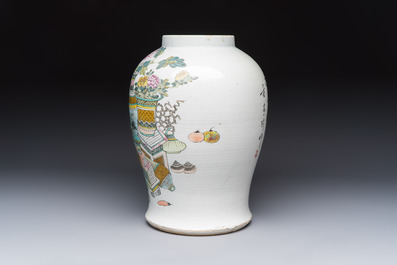 A Chinese famille rose 'Antiquities' vase, 19/20th C.