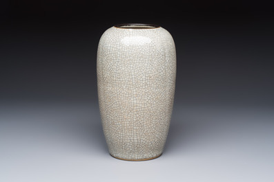 Three Chinese Nanking crackle-glazed vases, a blue and white vase, a bowl and a jar with a wooden cover, Yongzheng and Chenghua marks, 19th C.
