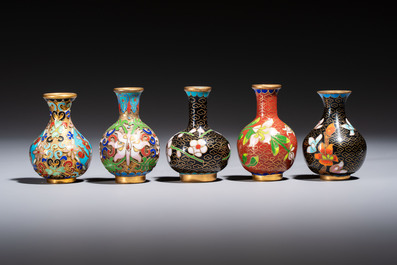 Ten Chinese cloisonn&eacute; miniature vases, a goose and a duck-form covered box, on wooden stands, 20th C.