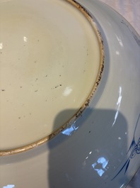 A large Chinese blue and white dish with floral design, Kangxi