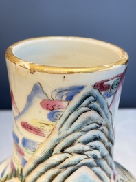 A pair of fine Chinese famille rose 'Ode to the Red Cliff' vases, Hongwu mark, Daoguang
