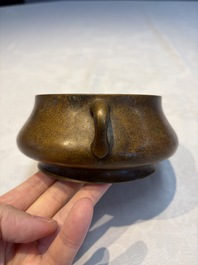 A Chinese double-handled bronze incense burner, Xuande mark, 17/18th C.